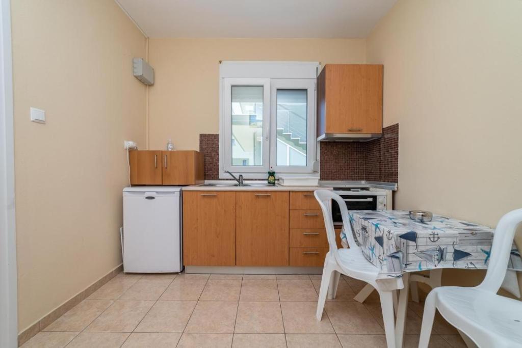 Ferienwohnung Side By Side Nea Iraklitsa Exterior foto